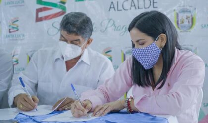 <strong>ÉPICO Y GAD DE SANTA LUCÍA FIRMAN CONVENIO DE COOPERACIÓN PARA LA FORMACIÓN Y DESARROLLO DE LOS EMPRENDEDORES DEL CANTÓN VECINO.</strong>