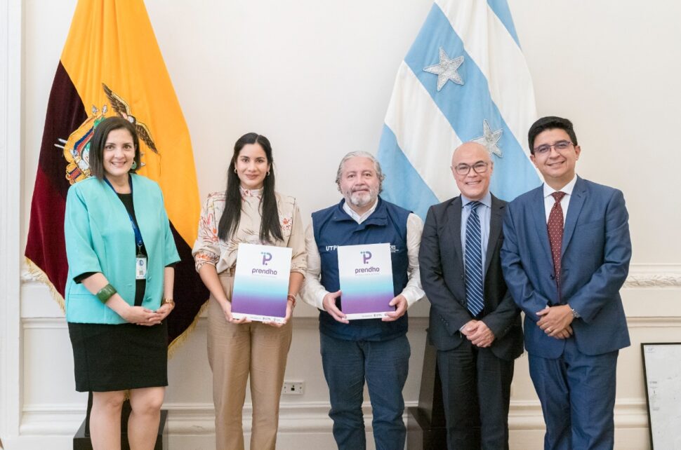 ÉPICO Y LA FUNDACIÓN PARA EL DESARROLLO EMPRESARIAL Y SOCIAL JUNTO A LA UTPL FIRMARON UN CONVENIO PARA IMPULSAR EL EMPRENDIMIENTO Y LA INNOVACIÓN EN GUAYAQUIL