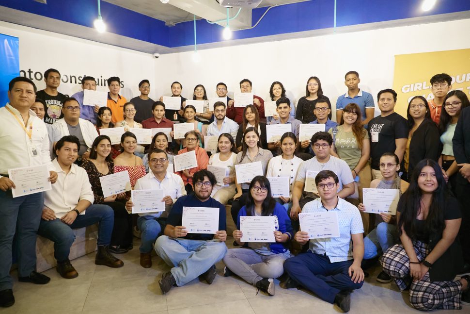 ÉPICO GRADUA A 200 JÓVENES EN SU PROGRAMA DE INTELIGENCIA ARTIFICIAL Y CIENCIA DE DATOS