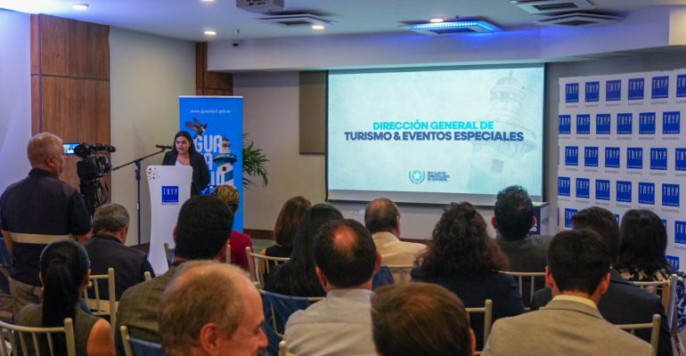 Emprendedores de ÉPICO presentaron su oferta artesanal en encuentro estratégico del sector turístico