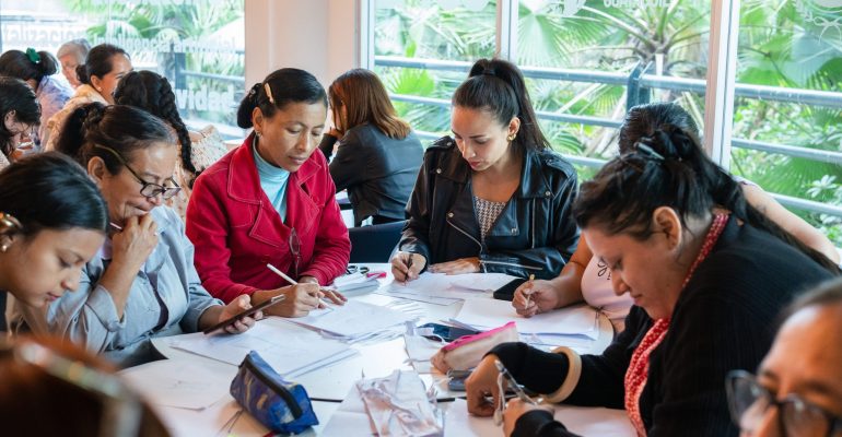 Emprendedoras de ÉPICO internacionalizan sus diseños de moda