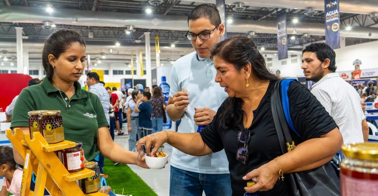 Emprendedores de ÉPICO llevaron sus productos a la Feria Raíces, uno de los eventos gastronómicos más importantes de las fiestas de Guayaquil
